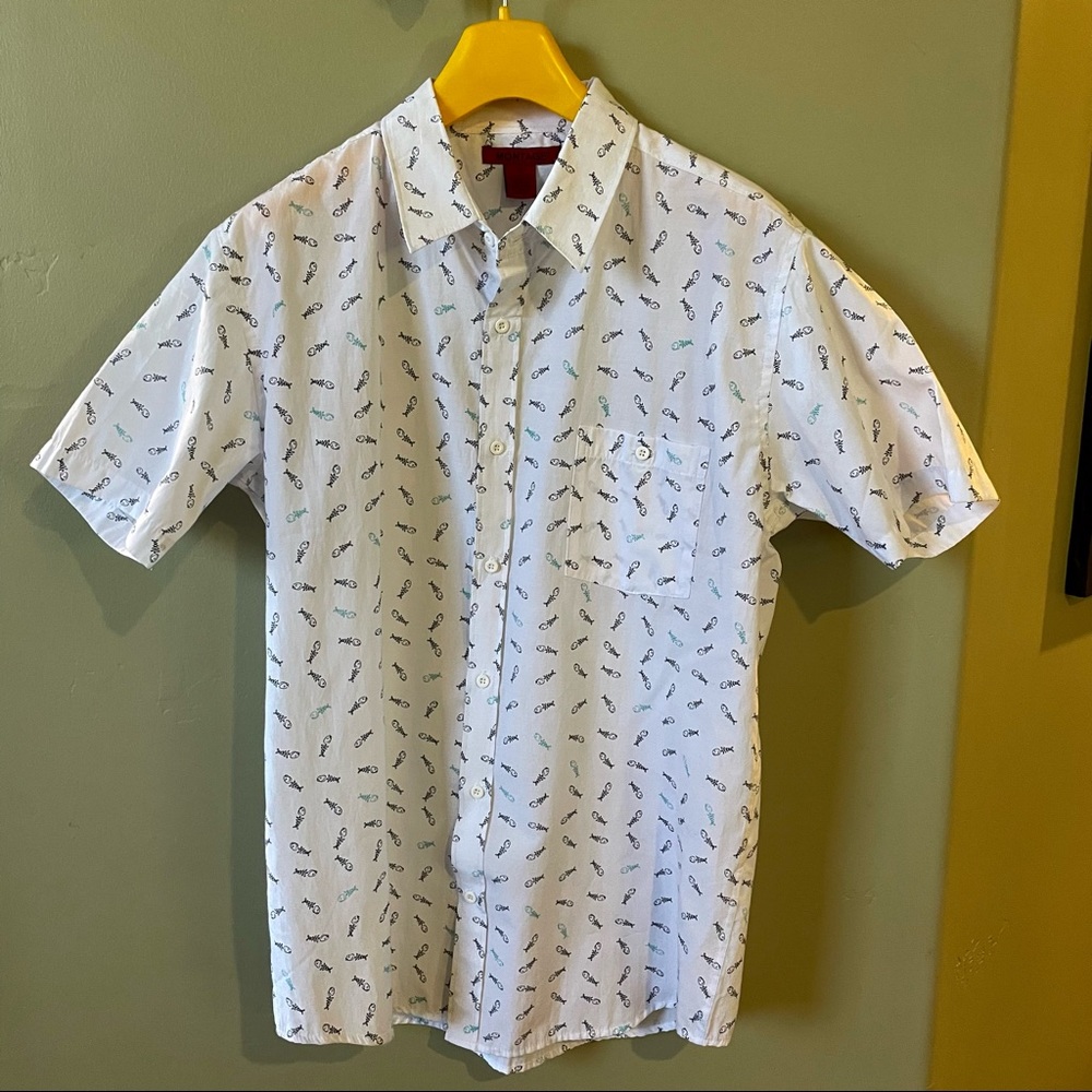 Mens XL short-sleeve button down. Fish bone